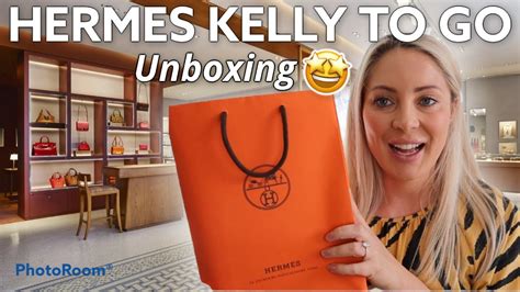 hermes kelly wallet review